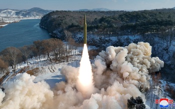 Triều Tiên xác nhận phóng tên lửa bội siêu thanh, ông Trump bất ngờ lên tiếng