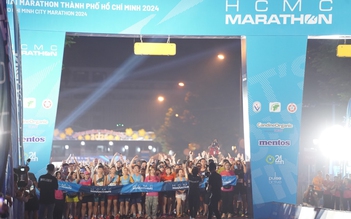 Jemmia - kim cương vinh danh 11 năm HCMC Marathon