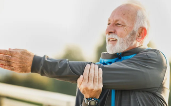 Kiểm soát huyết áp ở người cao tuổi như thế nào?