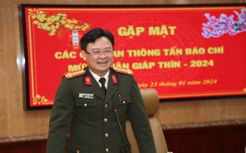 Giám đốc Công an tỉnh Thừa Thiên - Huế nhận hàng trăm lời động viên qua số điện thoại đường dây nóng