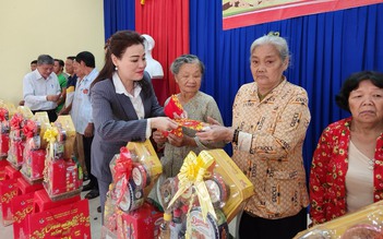 VWS tài trợ hơn 150 triệu đồng quà tết cho người dân Quới Sơn, Bến Tre