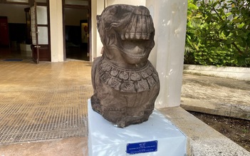 Hai tượng sư tử đá ở Bình Định được công nhận là bảo vật quốc gia