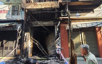 TP.HCM: Cháy rụi căn nhà 3 tầng ở Q.3, 5 người thoát nạn