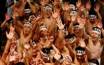 Nhật Bản cho phép phụ nữ tham gia lễ hội khỏa thân