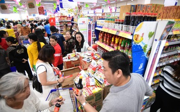Sức mua đầu năm khởi sắc, siêu thị đón lượng khách lớn