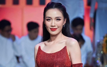 'Hot girl bolero' Tú Tri tái xuất gameshow sau khi chia tay chồng chuyển giới