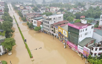 Lũ sông Hồng lên nhanh trên BĐ1, 4 tỉnh nguy cơ ngập lụt trở lại