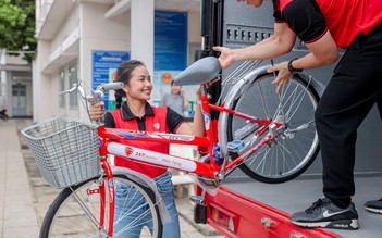 Chuyến xe 'Giao nắng, chuyển yêu thương': Ấm áp lan tỏa trên những vùng đất khó khăn 