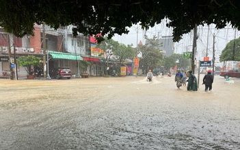 Quảng Bình: Mưa xối xả, lũ trên nhiều sông lớn đã vượt báo động, nguy cơ ngập lụt