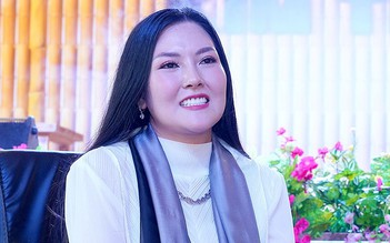 'Hoa hậu bolero' Kim Thoa nói về tin đồn 'quá giàu nên không mặn mà ca hát'