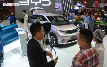 Mua ô tô mới, chọn xe điện hay xe hybrid?