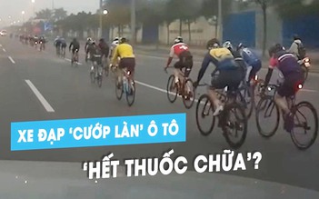 Xấu xí hình ảnh đoàn xe đạp vượt đèn đỏ, lấn làn