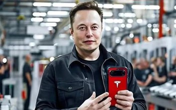 Tỉ phú Elon Musk úp mở 'nếu cần thì sẽ phải làm smartphone'