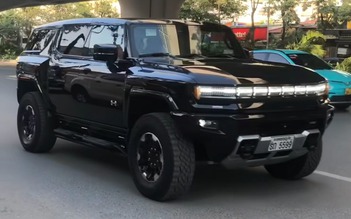 Ô tô điện GMC Hummer EV lăn bánh tại Việt Nam