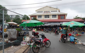 Bỏ hoang chợ và khu dân cư hàng chục tỉ đồng