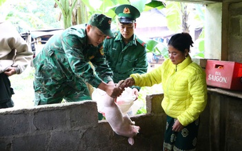 Đồn biên phòng ở Quảng Trị trao sinh kế cho đồng bào miền núi