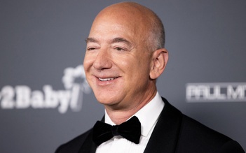 Tỉ phú Jeff Bezos phủ nhận chuyện kết hôn