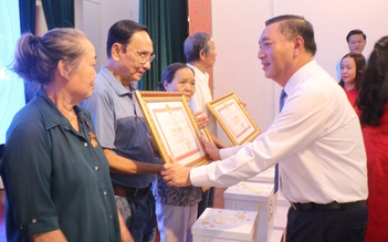 TP.HCM: Tri ân những tổ trưởng dân phố cống hiến gần nửa đời người