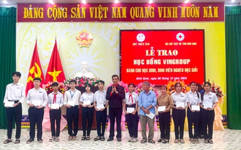 187 học sinh, sinh viên nghèo học giỏi nhận học bổng Vingroup