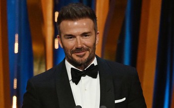 David Beckham bị phản ứng vì chêm 'tiếng Mỹ' tại lễ trao giải Anh