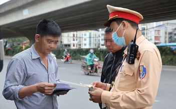 Trừ điểm GPLX có giống như bấm lỗ bằng lái?