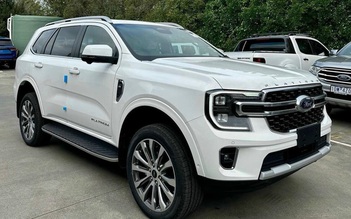 Điều đáng tiếc trên Ford Everest Platinum về Việt Nam