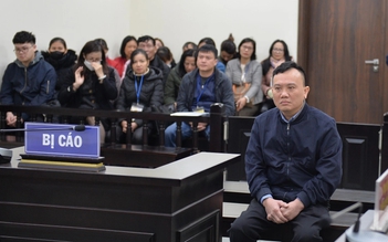 Cựu Giám đốc CDC Hà Nội nhập viện trước ngày xét xử, tòa phải hoãn