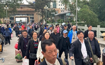 Khách Trung Quốc trở lại, nguy cơ tour '0 đồng' tái diễn?