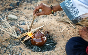 Uống 'chất lỏng bí ẩn' để truy tìm phù thủy, 50 người chết ở Angola
