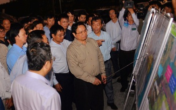 Thủ tướng Phạm Minh Chính khảo sát đê biển Gò Công