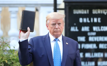 Ông Trump rao bán phiên bản kinh thánh 60 USD