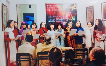 Để gió cuốn đi: Những cựu nữ sinh mê hát nhạc 'anh Sơn'