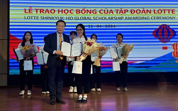 Nhiều sinh viên TP.Đà Nẵng được tặng học bổng vượt khó