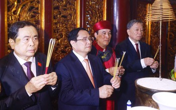 Thủ tướng Phạm Minh Chính dâng hương giỗ tổ Hùng Vương