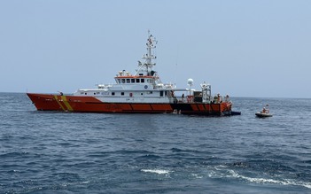 Tàu kéo và sà lan bị chìm trên biển Lý Sơn: Lặn tìm nạn nhân thứ 5