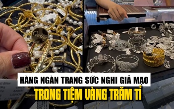 Hàng ngàn trang sức nghi giả mạo thương hiệu nổi tiếng trong tiệm vàng trăm tỉ ở An Giang