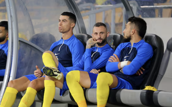 Vì sao Ronaldo bất ngờ bị HLV CLB Al Nassr cho ngồi dự bị?