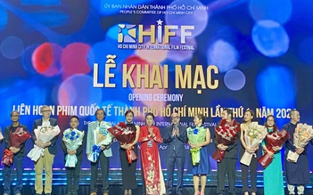 Những hình ảnh tưng bừng 'đầy sao' của đêm khai mạc Liên hoan phim Quốc tế TP.HCM