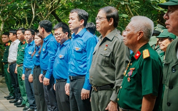 Nhắn nhủ thế hệ trẻ tiếp bước cha anh