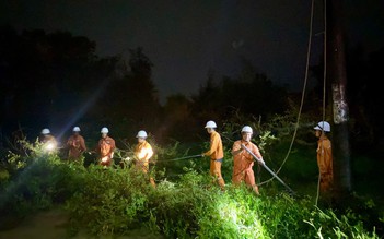 Điện lực Quảng Bình: Nhanh chóng khắc phục sự cố điện do giông sét