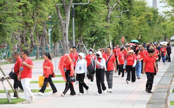 Thái Lan trấn áp tour chợ đen Trung Quốc