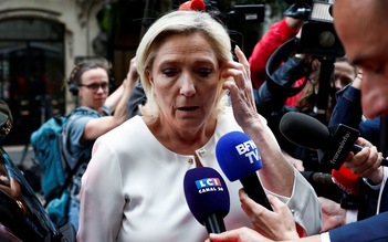 Pháp điều tra lãnh đạo đảng cực hữu Marine Le Pen