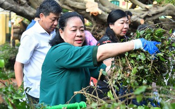 Bí thư Hà Nội cùng người dân tổng vệ sinh môi trường sau bão số 3