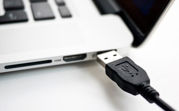 Những thứ tuyệt đối không cắm vào cổng USB trên laptop