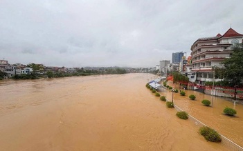 Ứng phó lũ lớn trên các sông