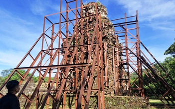 Chống đỡ kiệt tác tháp Chăm chờ trùng tu