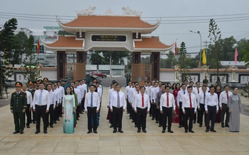 Lãnh đạo TP.HCM viếng Nghĩa trang Liệt sĩ Bà Rịa - Vũng Tàu