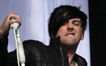 Ca sĩ Ian Watkins bị đâm chết trong tù