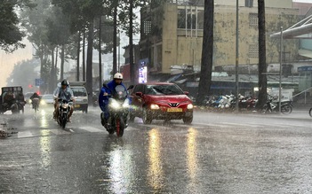 Nam bộ và miền Trung còn mưa kéo dài, miền Bắc rét đậm đến sớm