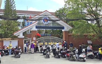 Vụ thực phẩm bẩn vào bếp bán trú: Gia hạn đình chỉ hiệu trưởng thêm 15 ngày